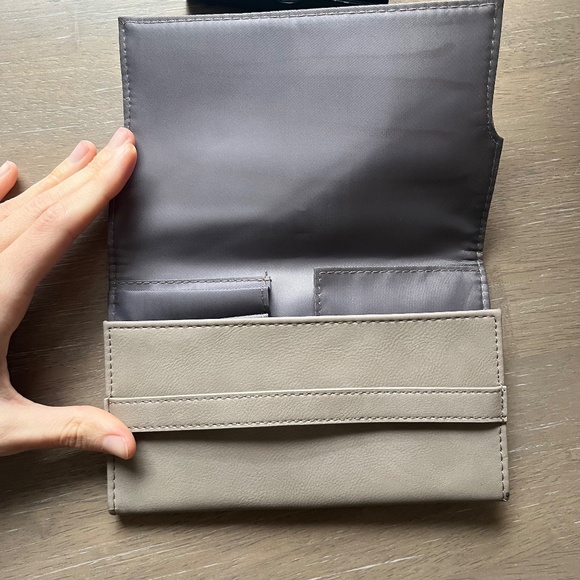 MUST GO Laura Mercier Makeup Brush Pouch - Picture 2 of 6